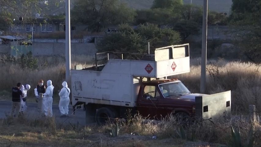 Záběry jako z akčního filmu. Z mexické věznice pomocí auta uprchli trestanci